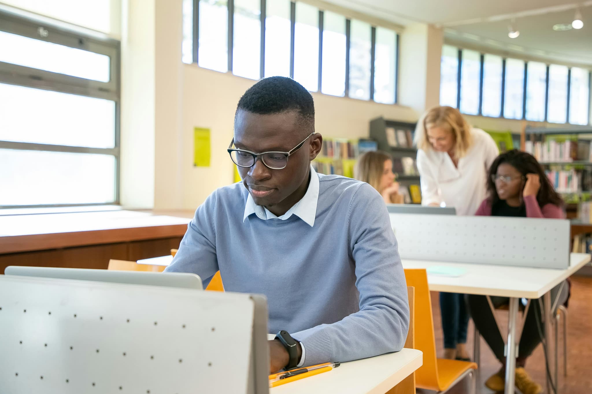 Top Alternatives to University for School Leavers