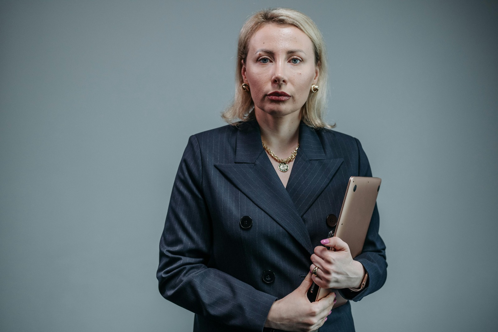 BESPOKE WOMEN’S SUITS: PERFECT FIT, PERFECT CONFIDENCE