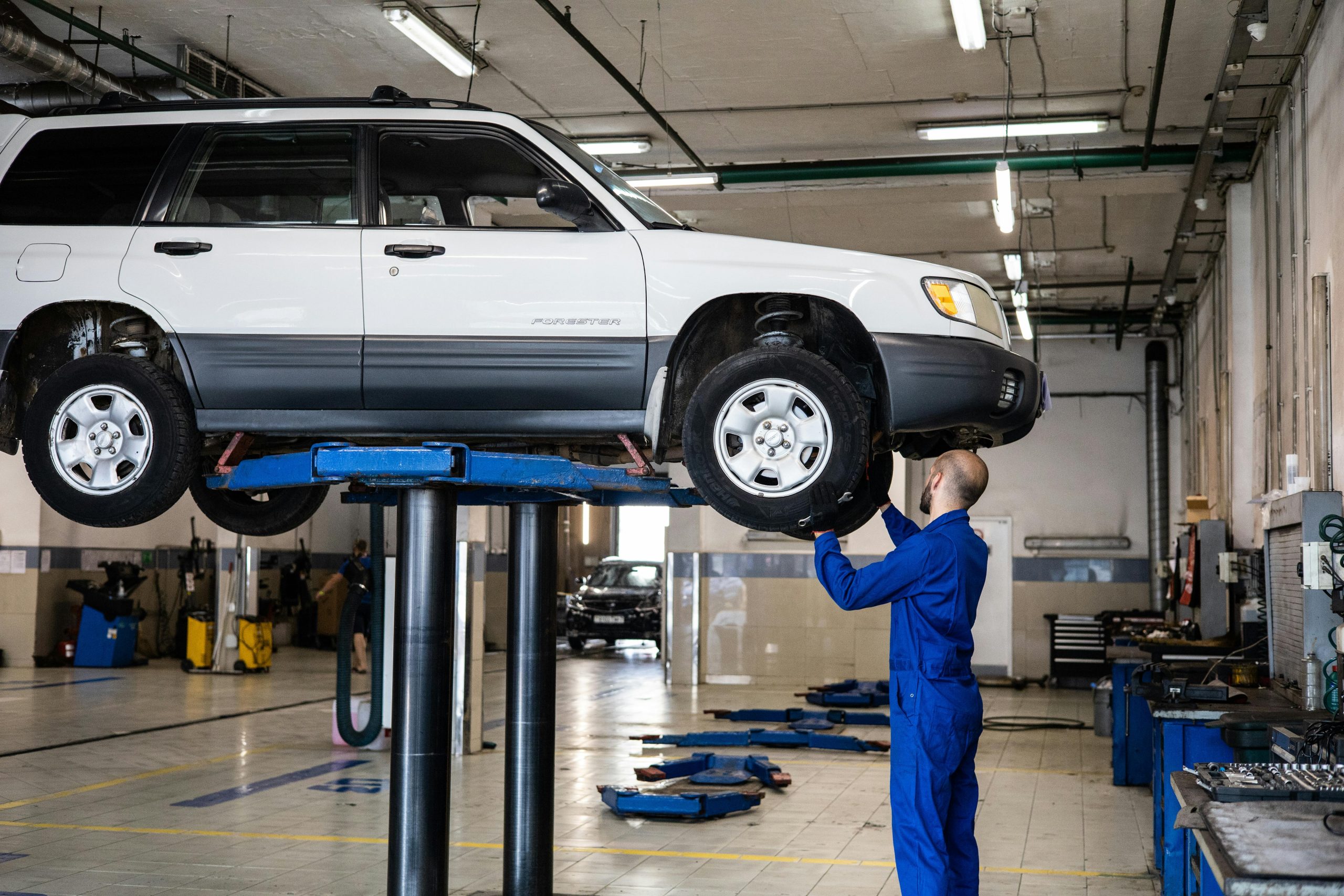Tulsa BMW Mechanic – Factory-Trained BMW Technicians